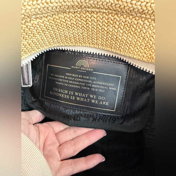 KURT GEIGER LONDON
Small Southbank Shopper Tote - Picture 12 of 16